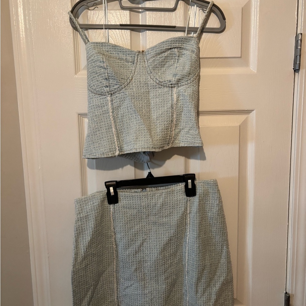 Le Lis Light Blue Skirt Set